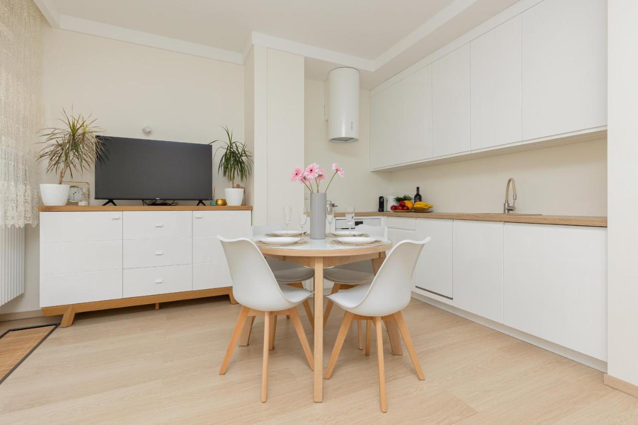 Warsaw Apartment Woronicza Home Office By Noclegi Renters Bagian luar foto