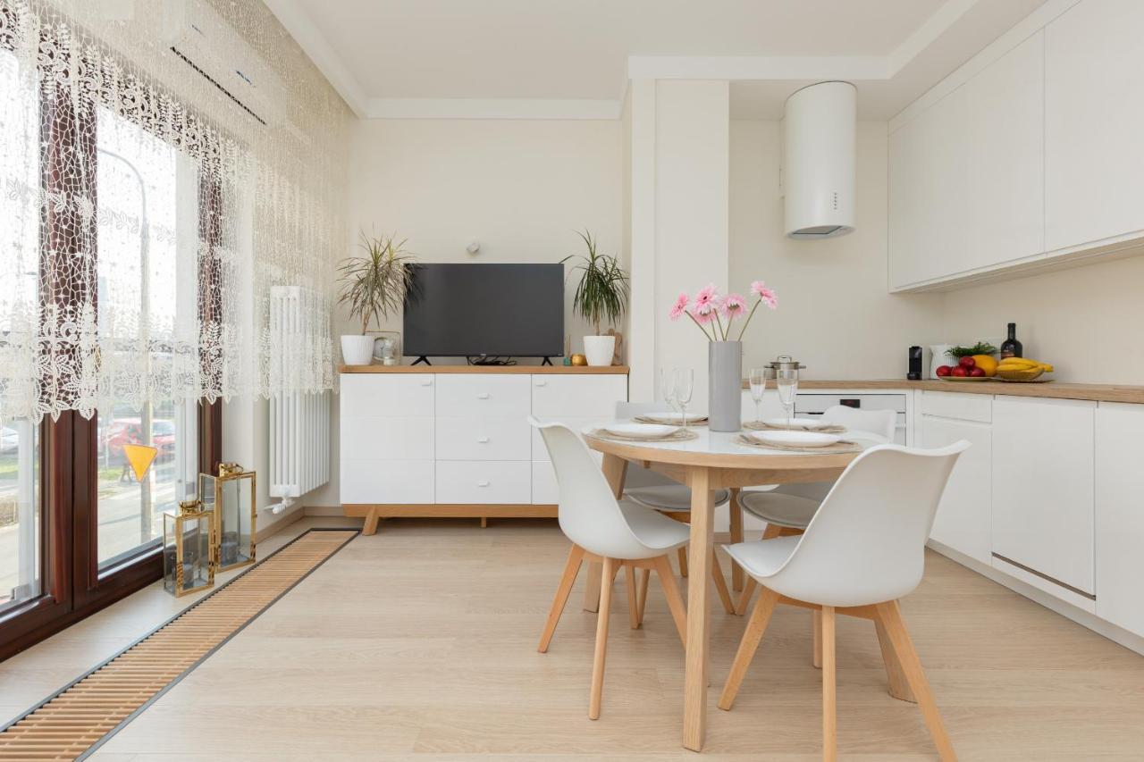 Warsaw Apartment Woronicza Home Office By Noclegi Renters Bagian luar foto